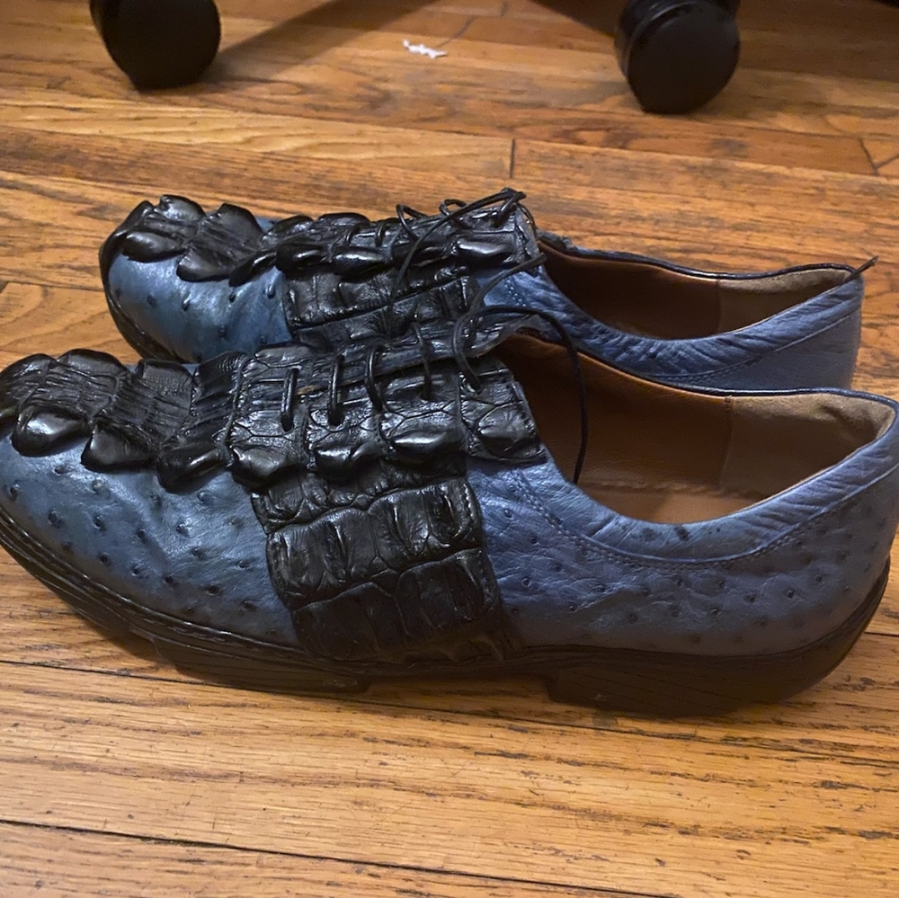 Very cool and unque alligator tail shoe